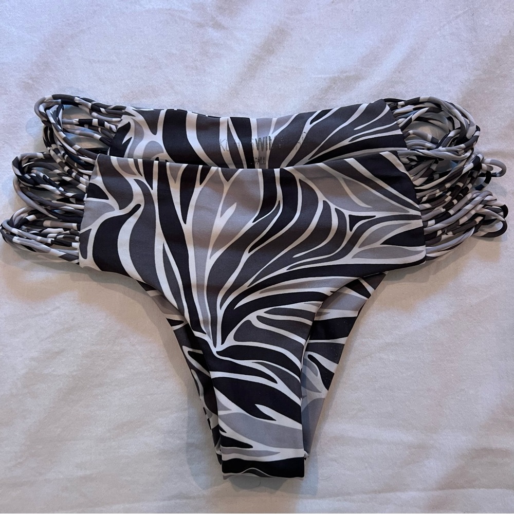 Mikoh grey bikini bottoms size small